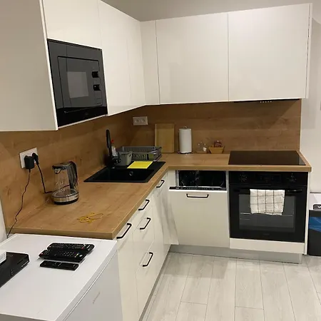 Apartment Charming One Bedroom *