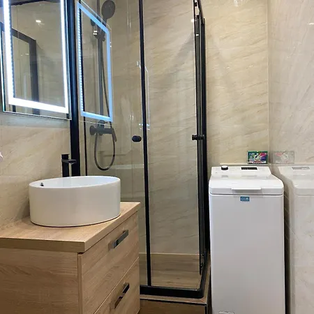 Charming One Bedroom *