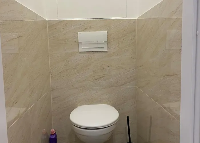 Daire Charming One Bedroom Nové Zámky